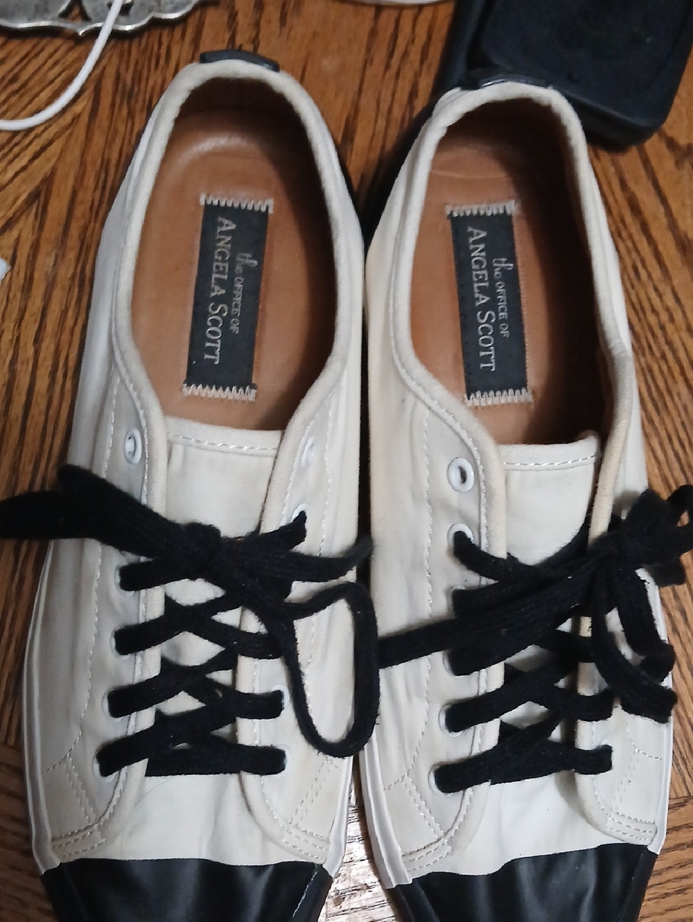 Off. Of Angela Scott,WoMen’s Cream Canvas Sneakers with Black Toe, Sz.10